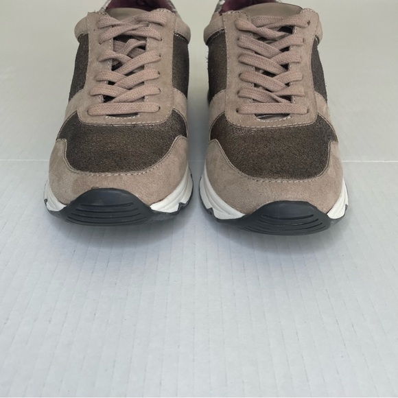 BCBG metallic suede leather alligator print beige‎ tan sneakers Women’s size 6 - Picture 7 of 12